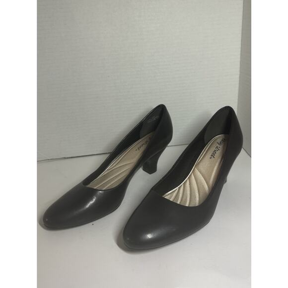 Easy Street Black Pumps Size 10M Low Heel Comfort Dress Shoes Classic Work - Picture 2 of 12